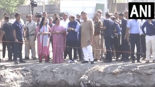 बारिश में नहीं डूबेगी दिल्ली!: LG ने किया सुनहरी पुल नाले का निरीक्षण, सीएम रेखा बोलीं- मशीन से हटाई जाएगी गाद