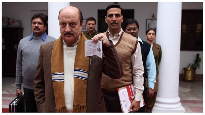फिल्मी स्टाइल में धोखाधड़ी: ‘स्पेशल 26’ देख बने फर्जी ईडी अधिकारी, फाइव स्टार होटल में मारी रेड; 30 लाख लूटे