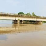 अलर्ट पर देश की नदियां: असम, एमपी और महाराष्ट्र में भयंकर बाढ़ की स्थिति, 11 जगहों पर चेतावनी स्तर पार