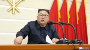 North Korea: ट्रंप के द. कोरिया दौरे के बीच तानाशाह किम जोंग ने दिखाई अकड़, क्रूज मिसाइल का किया सफल परीक्षण