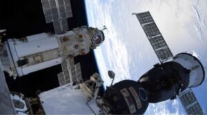 Soyuz Launch: सोयूज रॉकेट से नासा और रूसी अंतरिक्ष यात्रियों की सफल लॉन्चिंग, ISS के लिए तीन सदस्यीय दल रवाना