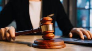 Delhi HC: नेपाल में हुए प्रदर्शन में पत्नी की मौत पर युवक ने मांगा 100 करोड़ का मुआवजा, याचिका पर 26 को सुनवाई