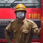 Delhi: मदनपुर खादर में सिलेंडर फटने से तीन लोग झुलसे, एक की हालत गंभीर; दमकल की गाड़ियां मौके पर